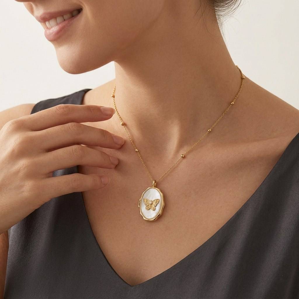 Personalized Oval Butterfly Photo Locket Necklace - Gold2